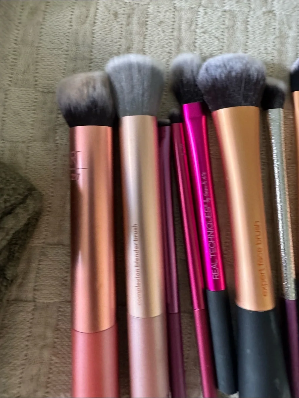 Mixed Women’s Makeup Brush Set - Pink, Rose Gold, Black